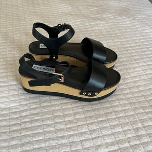 Steve Madden Black Platform Sandals (NWOT, Minor Flaw)